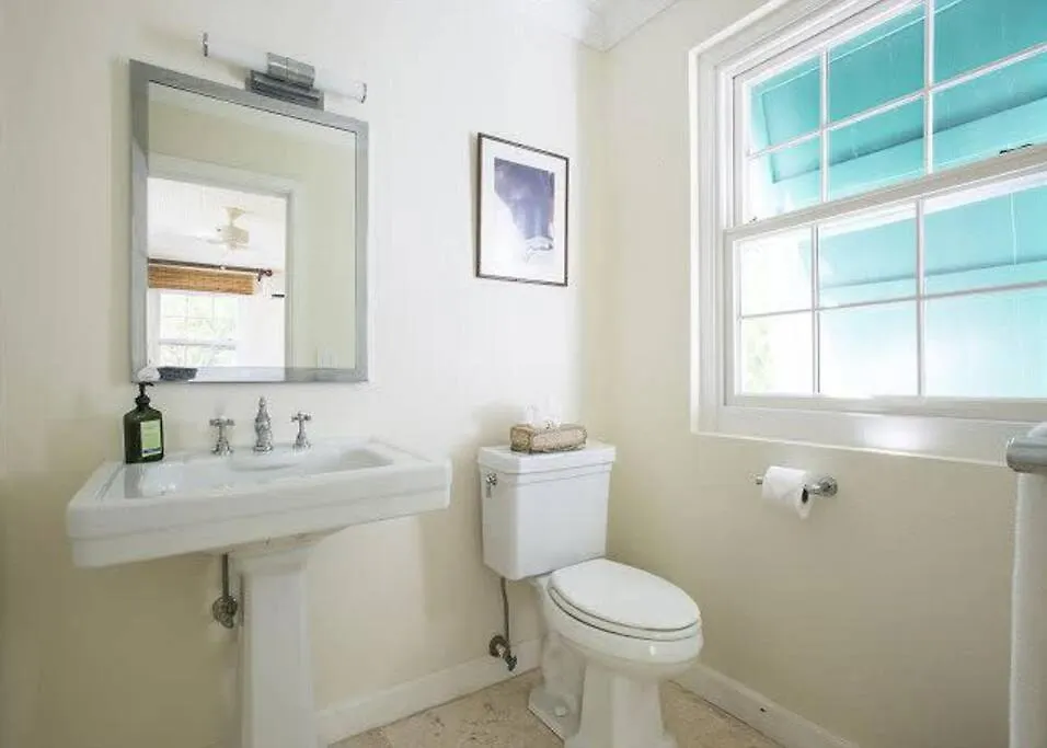 Villa Hilltop Haven Luxurious Historic Estate With Harbor Views Governor's Harbour Bahamas