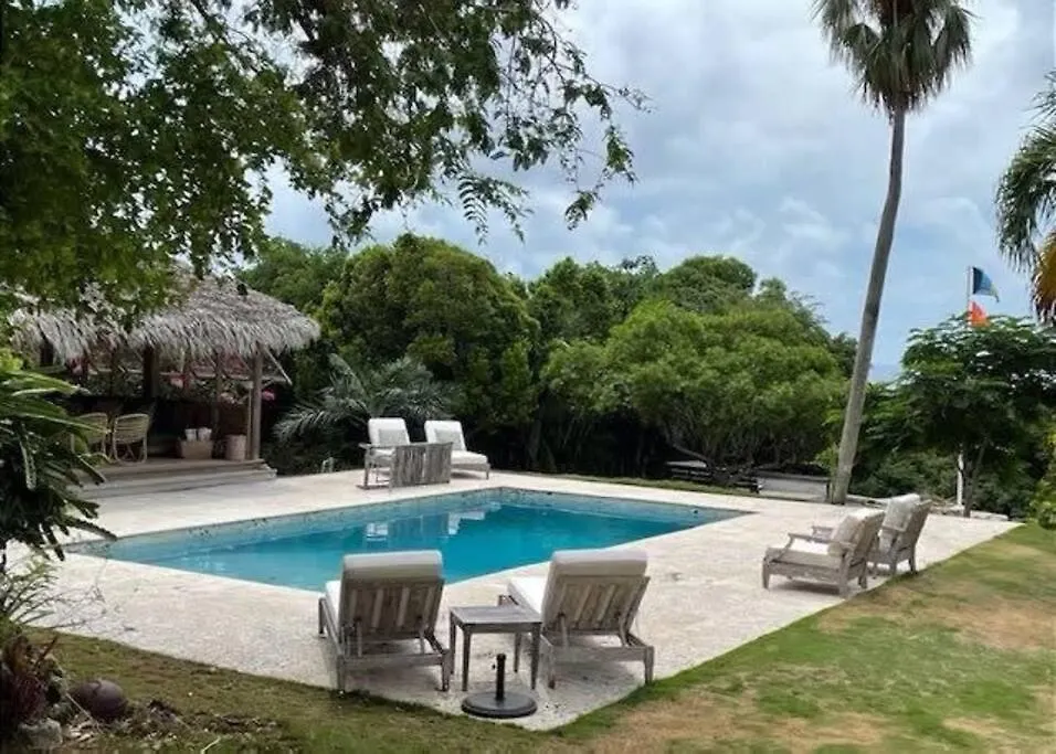 Hilltop Haven Luxurious Historic Estate With Harbor Views Governor's Harbour Villa