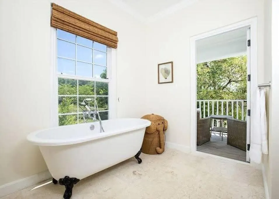 Hilltop Haven Luxurious Historic Estate With Harbor Views Governor's Harbour 0*,  Bahamas
